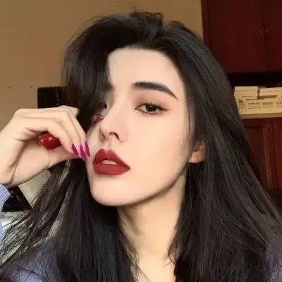 高架桥上的涂鸦